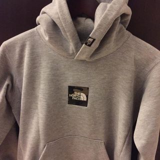 ザノースフェイス(THE NORTH FACE)のノースフェイス スクエア ロゴ ビッグ フーディ プルオーバーパーカー s(パーカー)