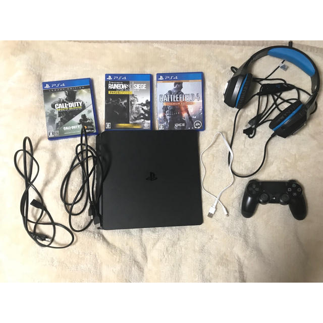 【1着でも送料無料】 PlayStation4 ソフト3本付き【R6S.CoD.BF4】ゲーミングヘッド付き 500GB PS4 - 家庭用ゲーム機本体 【1着でも送料無料】 PlayStation4 ソフト3本付き【R6S.CoD.BF4】ゲーミングヘッド付き 500GB PS4 - 家庭用ゲーム機本体