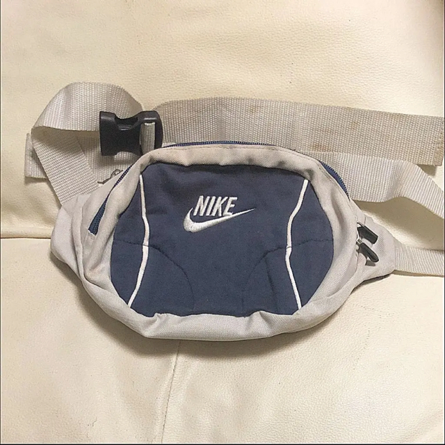 NIKE(ナイキ)のナイキ ウエストバッグ ポーチ メンズのバッグ(ウエストポーチ)の商品写真