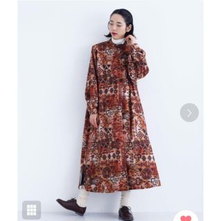 メルロー(merlot)の【新品未使用】merlot 書斎の壁紙柄ガウンワンピース(ロングワンピース/マキシワンピース)