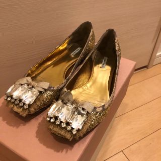 ミュウミュウ(miumiu)の【S様専用】miumiu 梨花愛用 ビジューフラットシューズ(バレエシューズ)