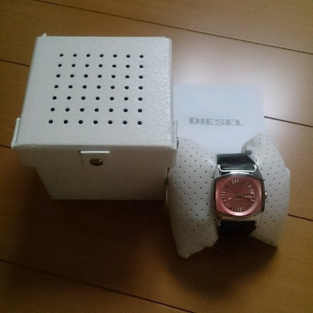DIESEL(ディーゼル)のDIESEL 男女兼用腕時計 レディースのファッション小物(腕時計)の商品写真
