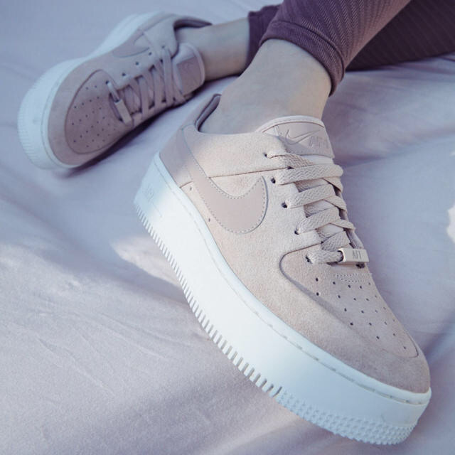 NIKE - 【限定値下げ】ナイキ エア フォース 1 セージ LOW ウィメンズ