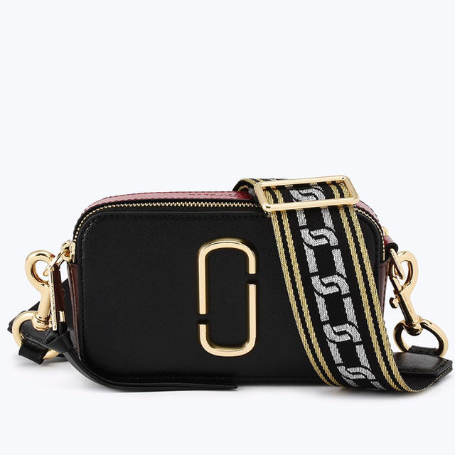 MARC JACOBS(マークジェイコブス)の新品本物マークジェイコブススナップショットバッグブラック レディースのバッグ(ショルダーバッグ)の商品写真