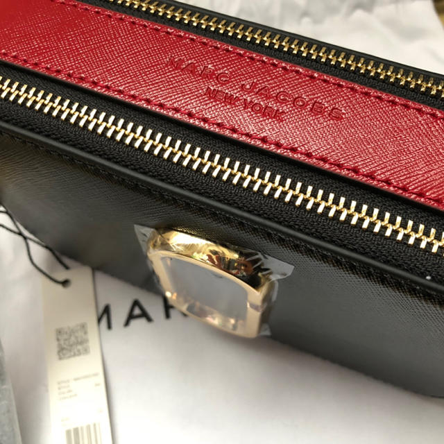 MARC JACOBS(マークジェイコブス)の新品本物マークジェイコブススナップショットバッグブラック レディースのバッグ(ショルダーバッグ)の商品写真