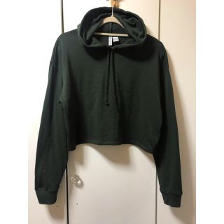 エイチアンドエム(H&M)のH&M  ショート丈 パーカー 緑 グリーン(パーカー)