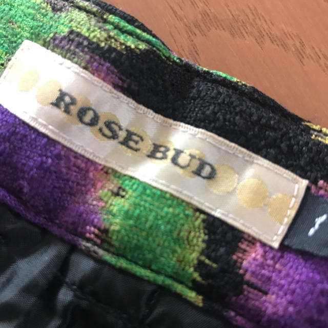 ROSE BUD(ローズバッド)の最終値下げ！ROSE BUDショートパンツ　刺繍マウジー レディースのパンツ(ショートパンツ)の商品写真