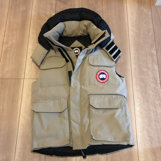 CANADA GOOSE(カナダグース)のカナダグース ダウンベスト メンズのジャケット/アウター(ダウンベスト)の商品写真