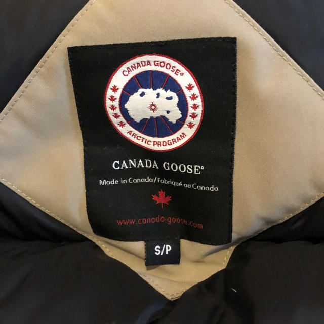 CANADA GOOSE(カナダグース)のカナダグース ダウンベスト メンズのジャケット/アウター(ダウンベスト)の商品写真