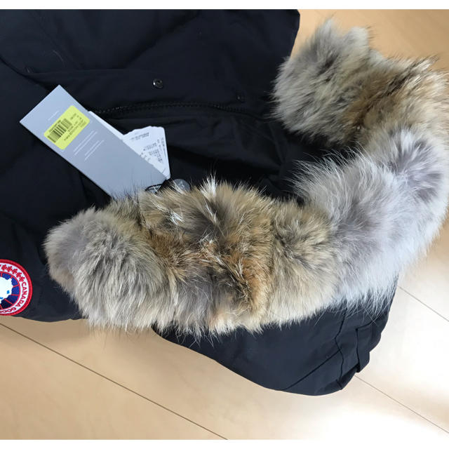 CANADA GOOSE(カナダグース)のカナダグース  マッケンジー Mサイズ ★ネイビー★新品未使用★完売商品 レディースのジャケット/アウター(ダウンジャケット)の商品写真