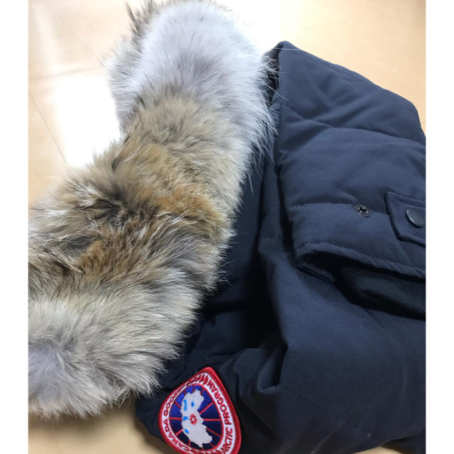 CANADA GOOSE(カナダグース)のカナダグース  マッケンジー Mサイズ ★ネイビー★新品未使用★完売商品 レディースのジャケット/アウター(ダウンジャケット)の商品写真