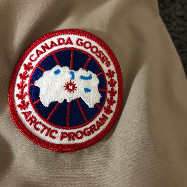 CANADA GOOSE(カナダグース)の国内正規品 カナダグース ジャスパー タン メンズのジャケット/アウター(ダウンジャケット)の商品写真
