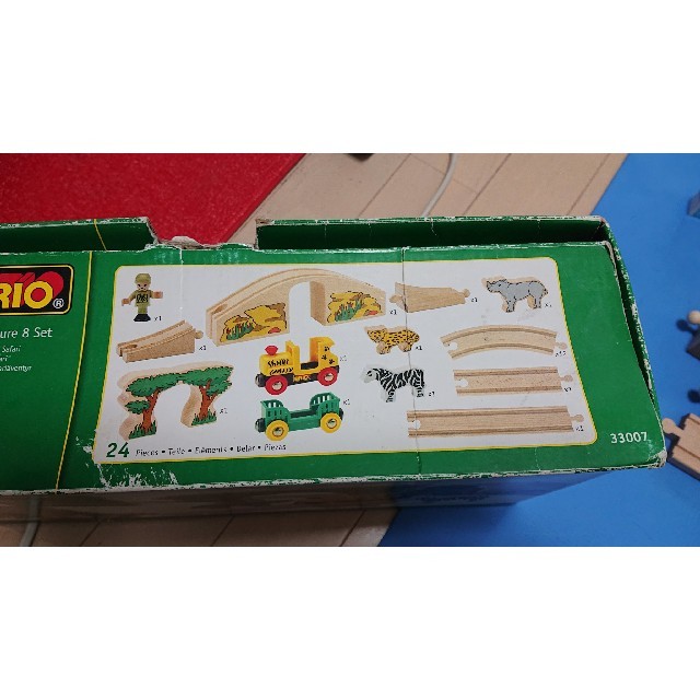 BRIO(ブリオ)のBRIO ブリオ サファリ フィギュア 8セット 中古品 キッズ/ベビー/マタニティのおもちゃ(知育玩具)の商品写真