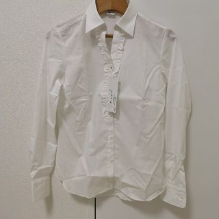 スーツカンパニー(THE SUIT COMPANY)の新品　未使用　スーツカンパニー　白シャツ ブラウス(シャツ/ブラウス(長袖/七分))