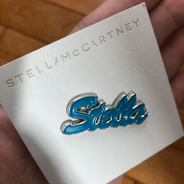 Stella McCartney(ステラマッカートニー)のステラマッカートニー🌈ピン エンタメ/ホビーのアニメグッズ(バッジ/ピンバッジ)の商品写真