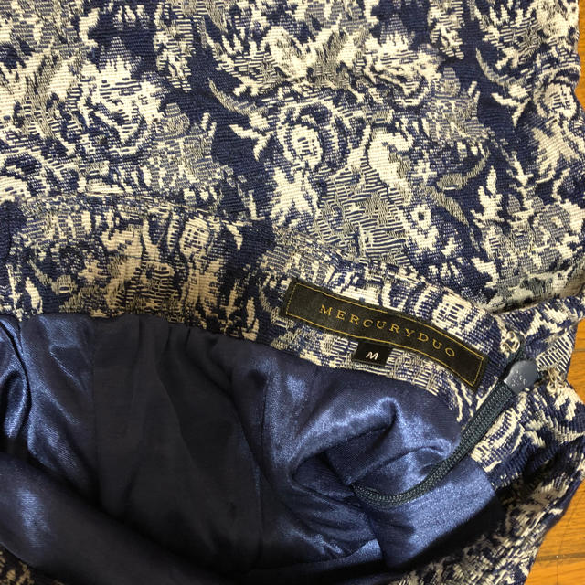 MERCURYDUO(マーキュリーデュオ)のMERCURYDUO スカート ジャガード 柄 レディースのスカート(ひざ丈スカート)の商品写真