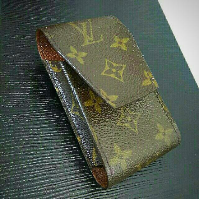 LOUIS VUITTON(ルイヴィトン)のルイヴィトン タバコケース 《美品》                  メンズのファッション小物(タバコグッズ)の商品写真