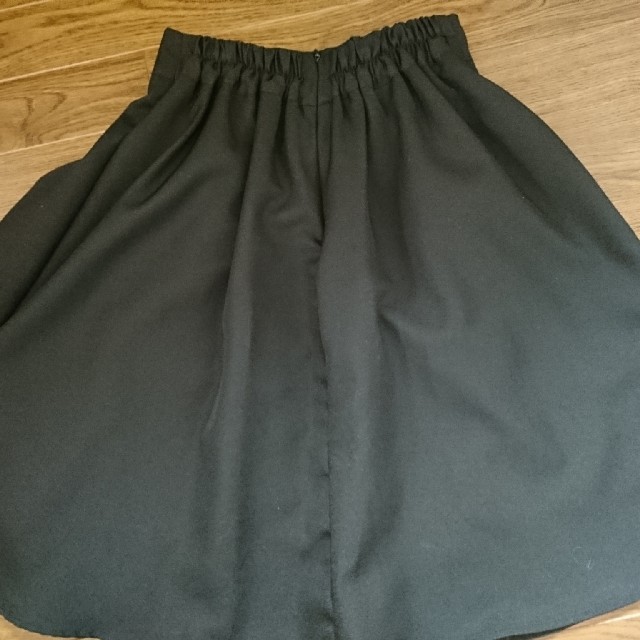 タックフレアスカート ひざ丈 ブラック レディースのスカート(ひざ丈スカート)の商品写真