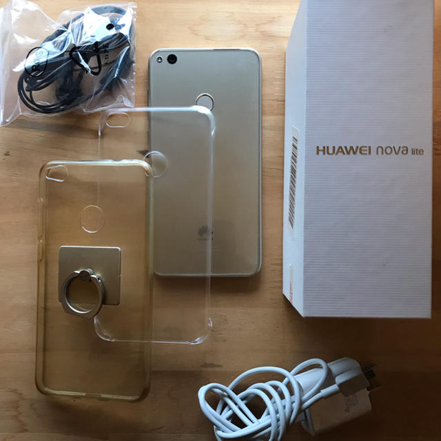 ANDROID(アンドロイド)のHuawei nova light gold スマホ/家電/カメラのスマートフォン/携帯電話(スマートフォン本体)の商品写真