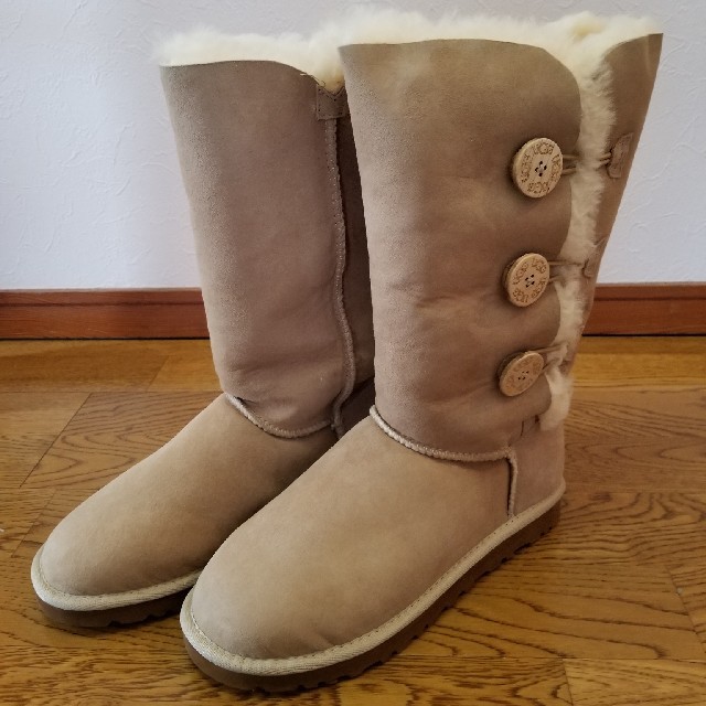 UGG　ムートンブーツ　ボタン 1