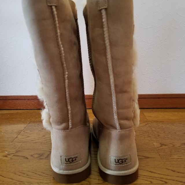 UGG　ムートンブーツ　ボタン 2