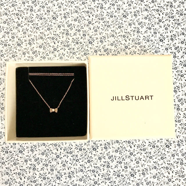 JILLSTUART(ジルスチュアート)の【美品】ジルスチュアート ネックレス ピンクゴールド レディースのアクセサリー(ネックレス)の商品写真