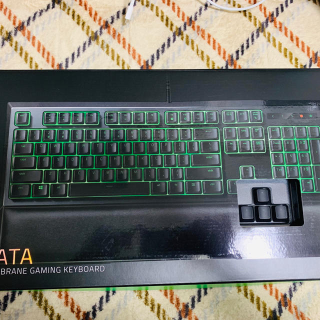 LAZER(レイザー)のRazer ORNATA ゲーミングキーボード スマホ/家電/カメラのPC/タブレット(PC周辺機器)の商品写真