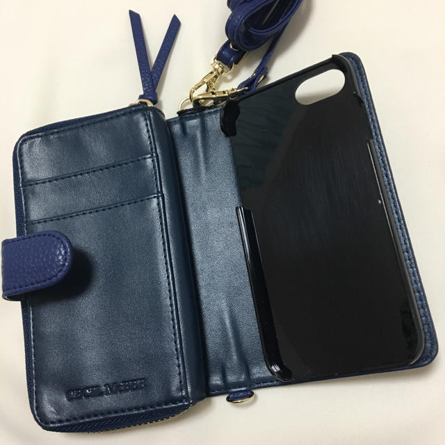 CECIL McBEE(セシルマクビー)の新品 セシルマクビー コインケース付き iPhoneケース ブルー スマホ/家電/カメラのスマホアクセサリー(iPhoneケース)の商品写真