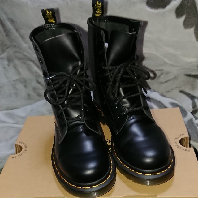 Dr.Martens 8ホールレディース