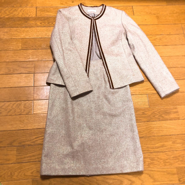 a.v.v(アーヴェヴェ)のavvノーカラー ウール ラメツイードのセレモニースーツ レディースのフォーマル/ドレス(スーツ)の商品写真
