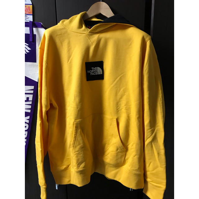 NORTH FACE BOX LOGO PULLOVER yellow