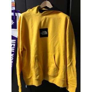 ザノースフェイス(THE NORTH FACE)のNORTH FACE BOX LOGO PULLOVER yellow(パーカー)