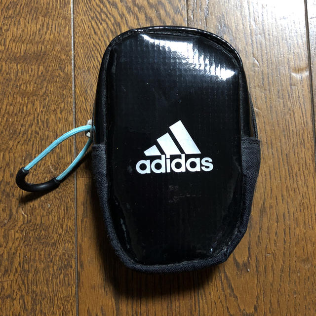 adidas(アディダス)のアディダスadidas小さめポーチバッグ黒ブラック メンズのバッグ(ウエストポーチ)の商品写真