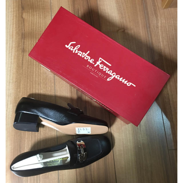 Salvatore Ferragamo(サルヴァトーレフェラガモ)の靴 レディースの靴/シューズ(ハイヒール/パンプス)の商品写真