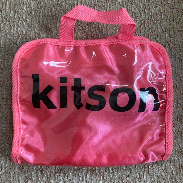 KITSON(キットソン)のキットソン トラベルポーチ ショッキングピンク ビニール  インテリア/住まい/日用品の日用品/生活雑貨/旅行(旅行用品)の商品写真