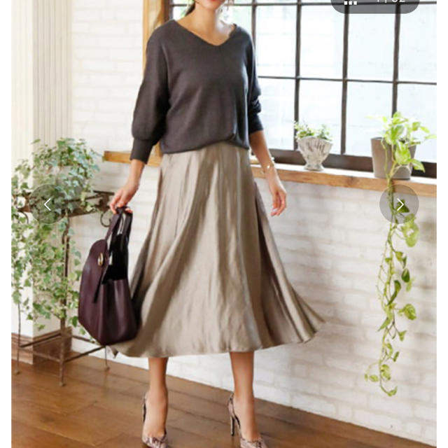 STYLE DELI(スタイルデリ)のSTYLE DELI パールサテンサーキュラースカート レディースのスカート(ひざ丈スカート)の商品写真