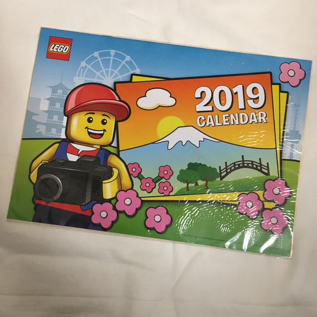 Lego(レゴ)のLEGO 2019年カレンダー 壁掛け インテリア/住まい/日用品の文房具(カレンダー/スケジュール)の商品写真