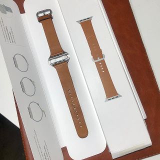 アップル(Apple)のApple WATCH純正 クラシックバックル サドルブラウン 本革(レザーベルト)