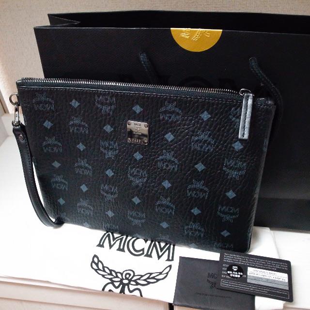 正規品♡美品♡MCM　クラッチバッグ　シグネチャー　黒　レザー　バッグ　財布 | フリマアプリ ラクマ