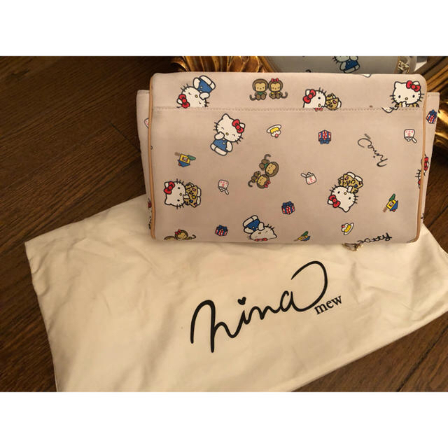 Nina mew(ニーナミュウ)の【Nina mew】Kittyショルダーバッグ レディースのバッグ(ショルダーバッグ)の商品写真