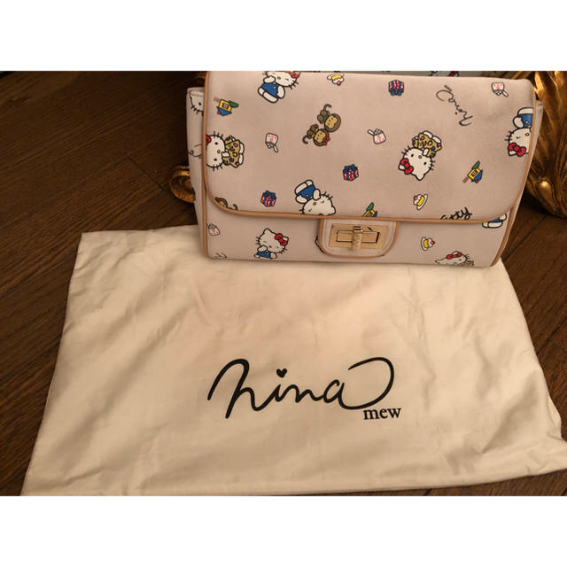 Nina mew(ニーナミュウ)の【Nina mew】Kittyショルダーバッグ レディースのバッグ(ショルダーバッグ)の商品写真