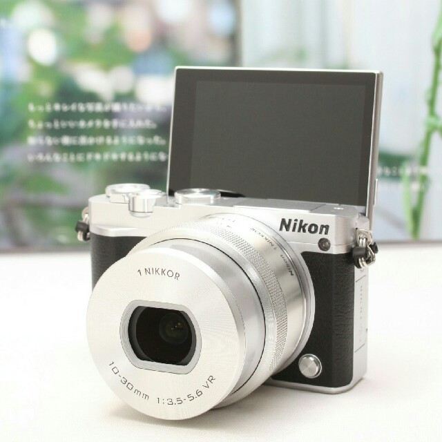 ✨美品✨Wi-Fi搭載＆自撮りミラーレス一眼❤Nikon 1 J5 ブラック