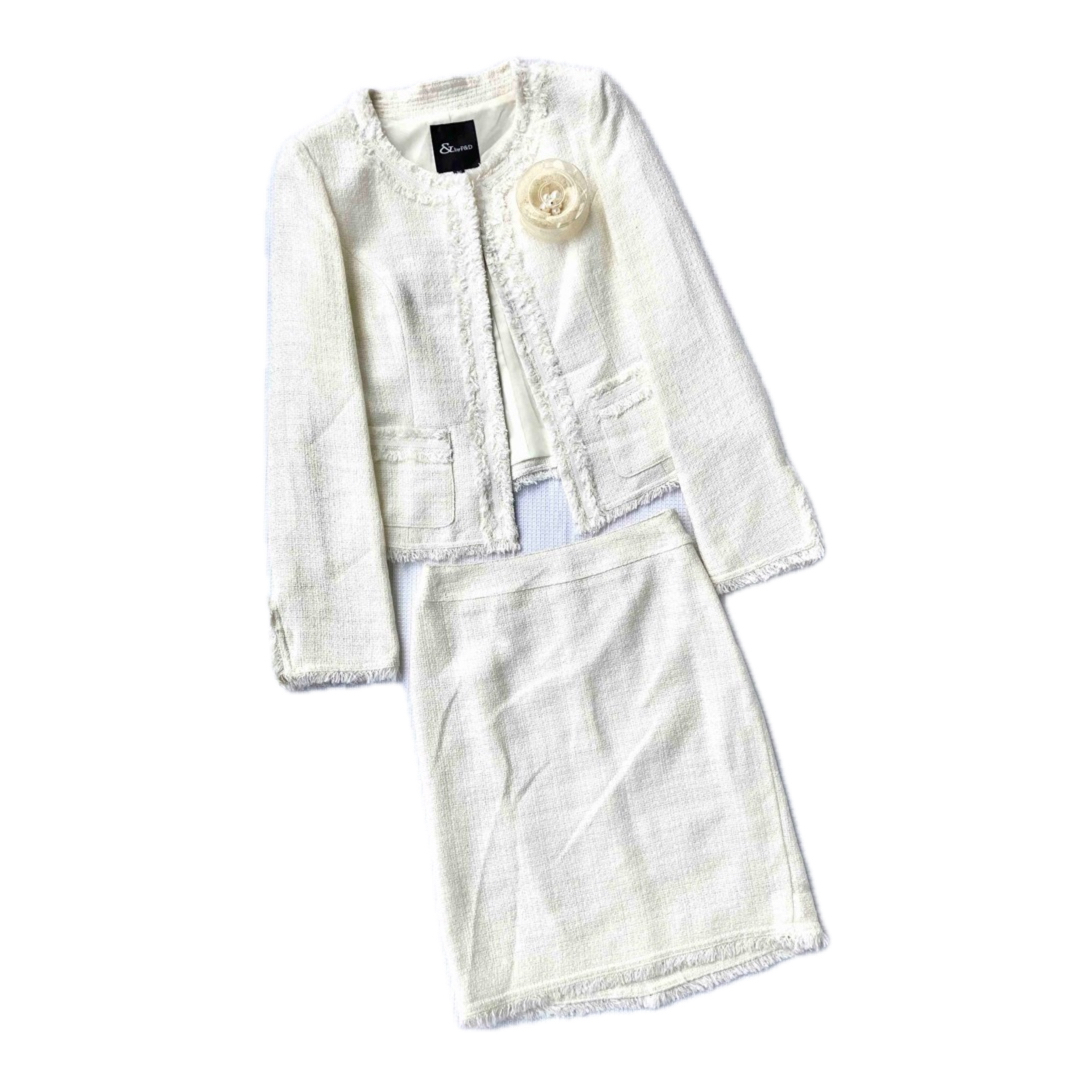 & by P&D ノーカラー ツイードスーツ お花のブローチ付き 未使用 & by P&D ノーカラー ツイードスーツ お花のブローチ付き 未使用
