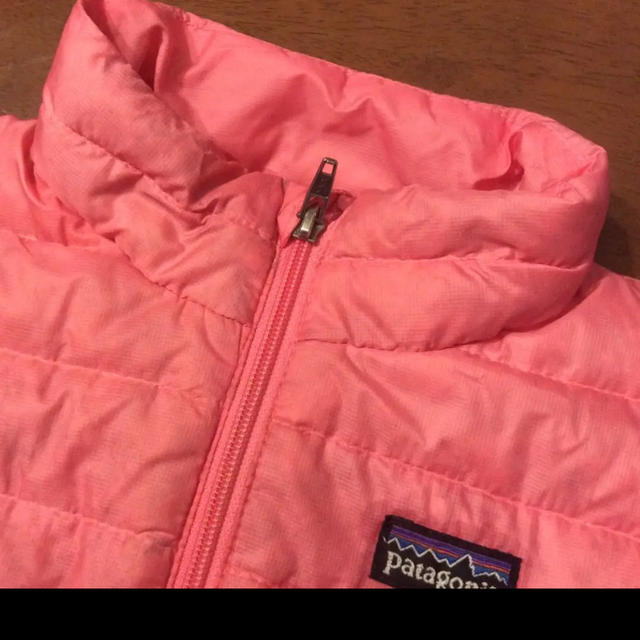 patagonia(パタゴニア)のパタゴニア ダウン12M サイズ80 キッズ/ベビー/マタニティのベビー服(~85cm)(ジャケット/コート)の商品写真