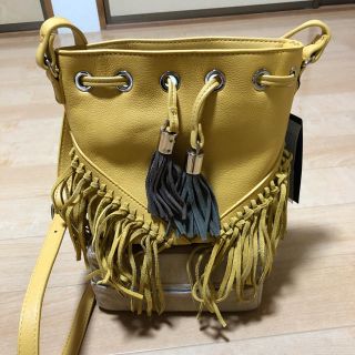 ザラ(ZARA)の【新品・タグ付き】zara フリンジショルダーバッグ(ショルダーバッグ)