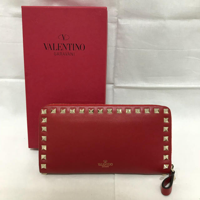 【新品】VALENTINO ロックスタッズ ラウンドジップ 長財布 3