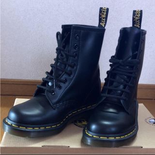 ドクターマーチン(Dr.Martens)の専用ページ(ブーツ)