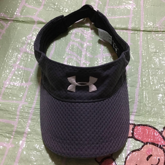 UNDER ARMOUR(アンダーアーマー)のアンダーアーマー サンバイザー グレー メンズの帽子(サンバイザー)の商品写真