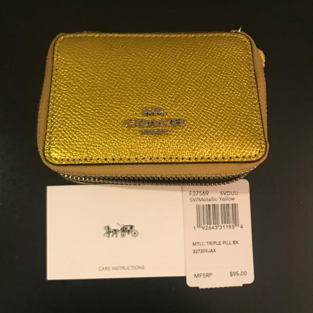 COACH(コーチ)のお値下げ中☆新品☆COACH 小物入れ ピルBOX  レディースのファッション小物(ポーチ)の商品写真