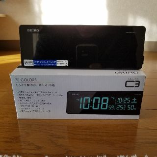 セイコー(SEIKO)のデジタル電波時計　SEIKO　スマホ充電機能付き(置時計)